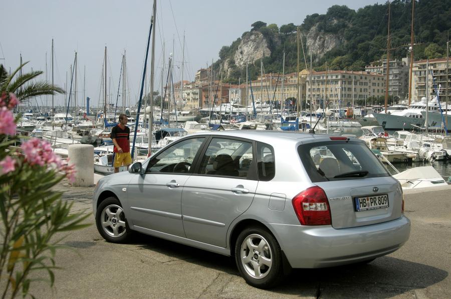  Kia Cerato Hatchback (LD) 2004 года  (WW) (фото 21 из 27)